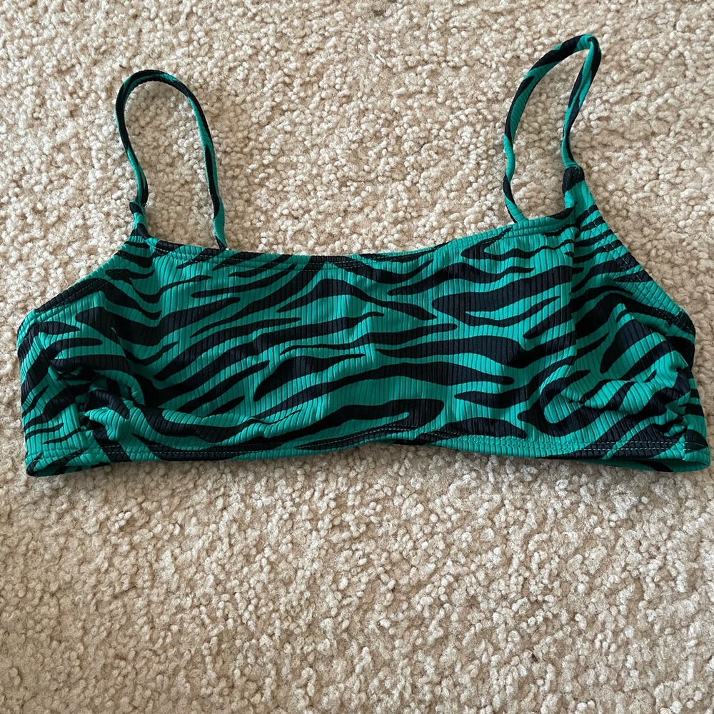 - Zebra print bikini top